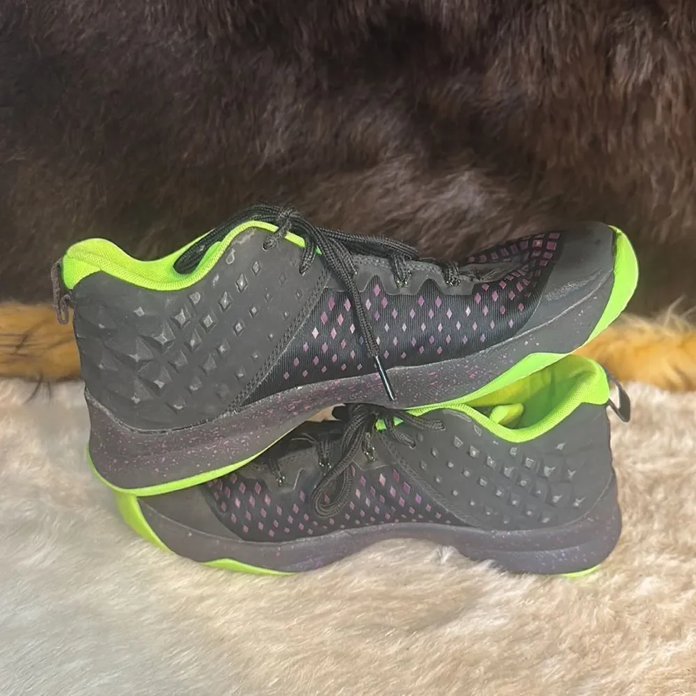 Nike extra fly Jordan shoes 6.5 (2700)